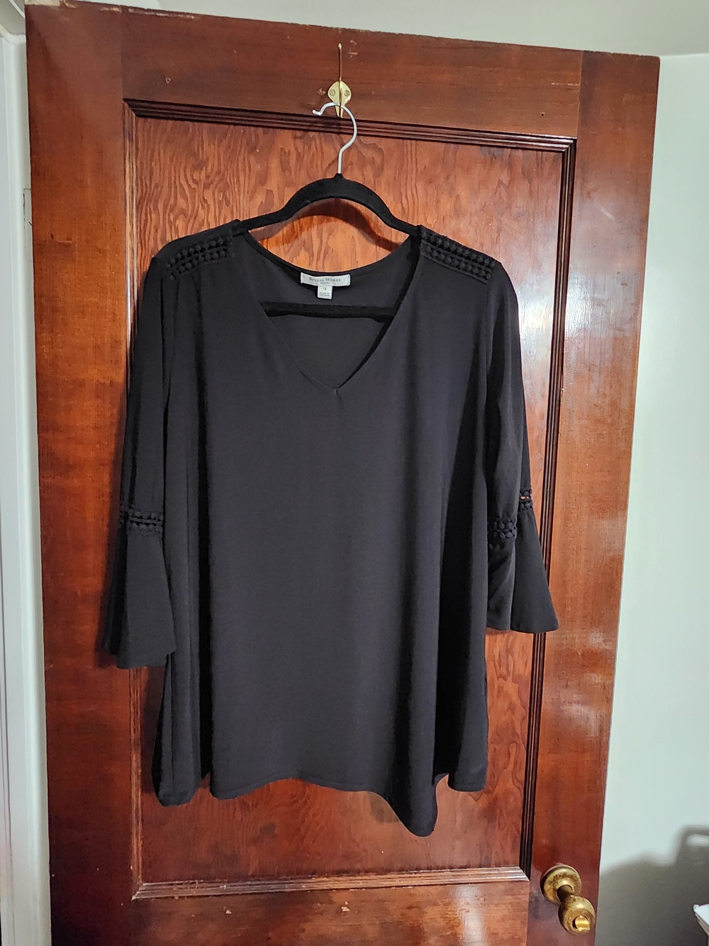 Studio Works Woman Black V-Neck Bell Sleeve Blouse 1X NWOT